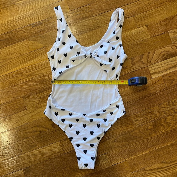 5 for $20 ✨ BRAND NEW Zahara Swim Queen of Hearts One Piece - Picture 9 of 9